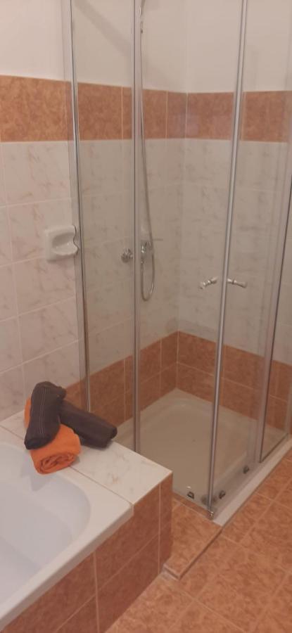 Your Basic Lodging Gozo Marsalforn Exterior photo